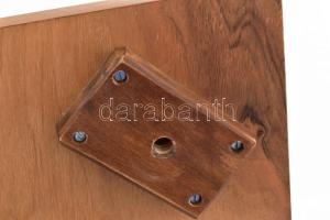 Sakk készlet. Kézzel faragott fa bábuk, eredeti díszdobozban. Hozzá intarziás fa sakktábla-asztal le...