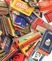 Kb. 260 db borotva penge csomagolás, címke és doboz, régi és retró darabok