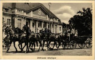 1934 Debrecen, Ötösfogat a Tudományegyetemi klinikák előtt (EK)