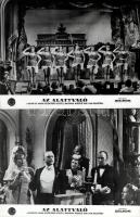 cca 1960 ,,Az alattvaló" című NDK film jelenetei és szereplői, 13 db vintage produkciós filmfotó (vitrinfotó, lobbyfotó) ezüst zselatinos fotópapíron, a használatból eredő (esetleges) kisebb hibákkal, 18x24 cm