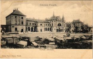 Pécs, vasútállomás. Fischer Ferenc kiadása (ázott / wet damage)