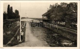 1941 Újverbász, Verbász, Novi Vrbas; Ferenc-csatorna zsilip. Garamszeghy Pál kiadása / canal, sluice (EK)