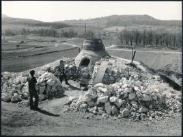 cca 1975 Mészégető a Pilisben, 2 db vintage fotó, jelzés nélkül, ezüst zselatinos fotópapíron, 18x24...