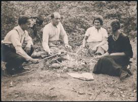 1934 Mátraháza, Tiszavölgyi József (1909-?) budapesti fotóriporter hagyatékából 1 db vintage fotó, feliratozva, datálva, ezüst zselatinos fotópapíron, 16,8x23 cm