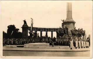 1929 Budapest XIV. Milleniumi emlékmű, a világháborúban elesett ismeretlen hősök emlékköve