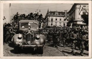 1940 Nagyvárad, Oradea; bevonulás, feldíszített autó / entry of the Hungarian troops, decorated automobile. photo + &quot;1940 Nagyvárad visszatért&quot; So. Stpl