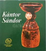 Domanovszky György: Kántor Sándor. Kántor Sándor (1894-1989) Kossuth-díjas fazekasmester által DEDIKÁLT és ALÁÍRT! A népművészet mesterei 1. Bp., 1977, Népi iparművészeti Tanács . Fekete-fehér és színes képekkel illusztrált. Kiadói egészvászon-kötés, kiadói papír védőborítóban.