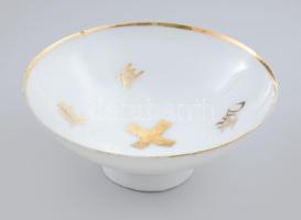 Japán porcelán katonai szakés csésze. 1904-1905, Orosz-japán háború, katonaorvos, Yamadera tulajdonosi jelzéssel, kis gyári anyaghibával d: 9,5 cm, m: 4 cm