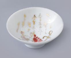 Japán porcelán katonai szakés csésze. cca 1940-1944, Haditengerészet, kis pattogzással, d: 8 cm, m: 3,5 cm