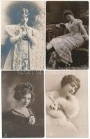 45 db RÉGI zsáner képeslap vegyes minőségben: hölgyek / 45 pre-1945 postcards in mixed quality: ladies