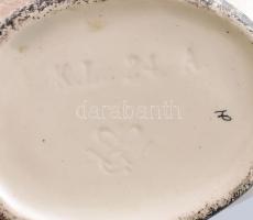 Hummel szerelmespár mintás italos készlet. Jelzett, kis kopással, egyik poháron pattogzással, m: 5-2...