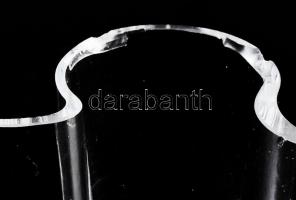 Alvar Aalto (1898-1976): Üveg asztaldísz. Alján jelzett: ALVAR AALTO. Szájánál pattanással, 11,5x9,5...