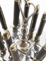 Art deco stílusú késtartó, benne 12 db késsel, kopással, m: 19,5 cm