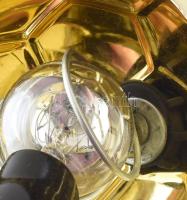 Labdarúgás témájú csiptetős lámpa, focicipő alakú csiptetővel, labda alakú búrával, m: 14 cm