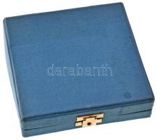 Csehszlovákia "Csehszlovák Hadsereg" ezüstpatinázott, kétoldalas bronz plakett, dísztokban...