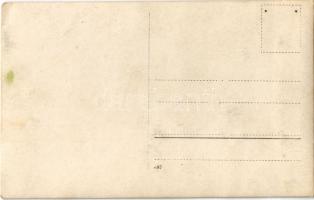 Magyar csendőr kakastollas kalapban kitüntetésekkel / Hungarian gendarme with medals. photo (EK)