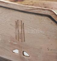 Art deco ezüst (Ag) kínáló, üveg talplappal, monogramozott, jelzett, nettó: 271 g, 31x15x8,5 g