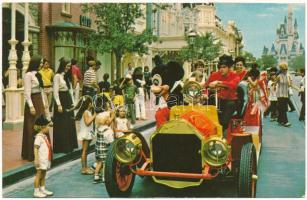 10 db MODERN motívum képeslap régi autókról / 10 modern motive postcards of oldtimer automobiles