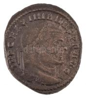 Római Birodalom / Róma / Maximianus 300-301. AE Follis bronz (9,72g) T:VF Roman Empire / Rome / Maximianus 300-301. AE Follis bronze &quot;IMP C MAXIMIANVS PF AVG / SACRA MON VRB AVGG ET CAESS NN - S club&quot; (9,72g) C:VF RIC VI 100b