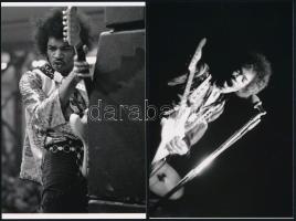 cca 1967 Jimi Hendrix (1942-1970) amerikai gitáros, énekes, zeneszerző a színpadon, 3 db modern nagy...