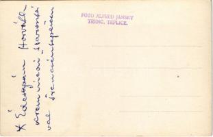 Trencsénteplic, Trencianske Teplice; Caffee Grand Hotel nagyszálloda és kávéház terasza vendégekkel ...