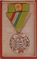 1979. &quot;Fegyverbarátságért Érdemérem&quot; ezüst fokozata, zománcozott, ezüstözött kitüntetés mellszalagon, szalagsávval, tokban T:UNC  Hungary 1979. &quot;Medal for Weapon Friendship&quot; Silver Grade enamelled, silver plated decoration with ribbon and service ribbon in award case C:UNC  NMK.: 718.