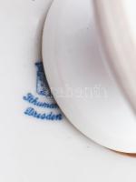 Schumann Dresden talpas kínáló, kínáló felületén részben kézzel festett kalapos hölgy képével, áttör...