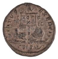 Római Birodalom / Siscia / Crispus 320. Follis Cu (2,74g) T:XF,VF Roman Empire / Siscia / Crispus 32...