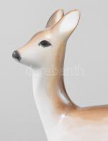 Zsolnay őz a gidájával. Jelzett, hibátlan, m: 17,5 cm