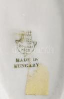 Zsolnay őz a gidájával. Jelzett, hibátlan, m: 17,5 cm