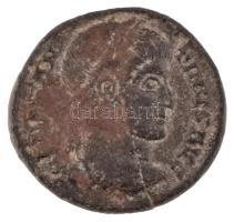 Római Birodalom / Ticinum / I. Constantinus 320-321. Follis bronz (2,98g) T:XF,VF Roman Empire / Ticinum / Constantine I 320-321. Follis bronze &quot;CONSTAN-TINVS AVG / DN CONSTANTINI MAX AVG - VOT XX - PT&quot; (2,98g) C:XF,VF RIC VII 140