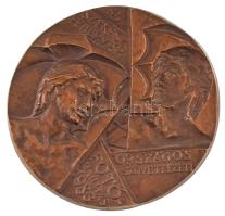 Nagy Benedek (1941-) 1986. &quot;XV. Országos Szövetkezeti Fotókiállítás 1986&quot; bronz emlékérem (97mm) alátáttel (125x120mm) T:AU