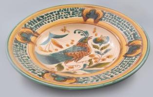 Szabó Kinga: Dísztányér madárral. Jelzett, kis kopással, d: 31 cm KIZÁRÓLAG SZEMÉLYES ÁTVÉTEL, NEM P...