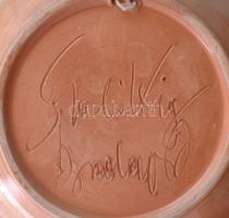 Szabó Kinga: Dísztányér madárral. Jelzett, kis kopással, d: 30,5 cm KIZÁRÓLAG SZEMÉLYES ÁTVÉTEL, NEM...