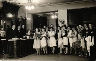 Pöstyén, Pistyan, Piestany; Hotel Royal szálloda, belső, pincérek és pincérnők / hotel, interior with waiters and waitresses. photo