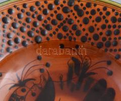 Szabó Kinga: Dísztányér madárral. Jelzett, kis kopással, d: 31,5 cm KIZÁRÓLAG SZEMÉLYES ÁTVÉTEL, NEM...