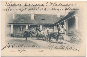 1910 Aga, Bresztovác, Brestovat (Temes); Juhos kastély udvara lovas hitnóval / castle courtyard, horse chariot (tűnyomok / pin marks)