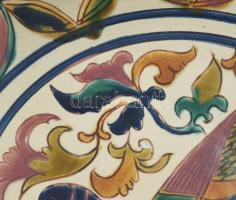 Szabó Kinga: Dísztányér madárral. Jelzett, kis kopással, d: 35,5 cm KIZÁRÓLAG SZEMÉLYES ÁTVÉTEL, NEM...