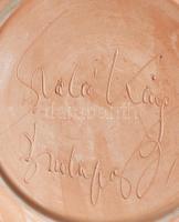 Szabó Kinga: Dísztányér madárral. Jelzett, kis kopással, d: 35,5 cm KIZÁRÓLAG SZEMÉLYES ÁTVÉTEL, NEM...