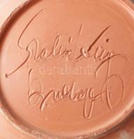 Szabó Kinga: Dísztányér madárral. Jelzett, kis kopással, d: 30 cm KIZÁRÓLAG SZEMÉLYES ÁTVÉTEL, NEM P...