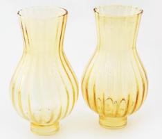 Bajor népi kovácsoltvas és préselt réz lemez csillár. Két hibátlan üveg búrával. sz: 45 cm, m: 100 c...