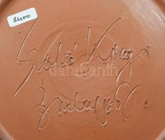 Szabó Kinga: Dísztányér madárral. Jelzett, kis kopással, d: 39,5 cm KIZÁRÓLAG SZEMÉLYES ÁTVÉTEL, NEM...