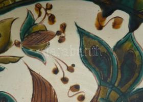 Szabó Kinga: Dísztányér madárral. Jelzett, kis kopással, d: 36 cm KIZÁRÓLAG SZEMÉLYES ÁTVÉTEL, NEM P...