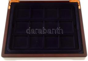 Mahagóni fa érmetartó kazetta bársonybéléssel, 12db 50x49mm nagyságú férőhellyel, 1db kivehető tálcá...