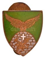 ~1936-1940. "Egyesült Országos Keresztényszocialista és Magyar Nemzeti Párt (Egyesült Magyar Párt)" zománcozott bronz gomblyuk jelvény, hátoldalán "Morzsányi Budapest Váci utca 36" gyártói jelzéssel (18x16,5mm) T:XF kisebb zománchibák