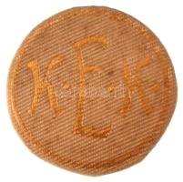 ~1900. KEK textillel bevont fém gomblyukjelvény (25mm) T:XF ~1900. KEK metal badge covered with textile (25mm) C:XF