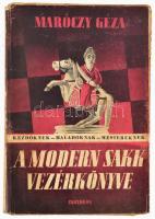 Maróczy Géza: A modern sakk vezérkönyve. Kezdőknek, haladóknak, mestereknek. Bp., [1941], Pantheon, 368 p. Második, bővített kiadás. Kiadói illusztrált papírkötés, viseltes állapotban, kissé sérült borítóval, helyenként foltos lapokkal, részben szétvált fűzéssel, a lapok egy része kijár.