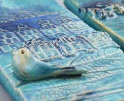 Szabó Kata 2 db türkizmázas kerámia falidísz, jelzett, hibátlan, m: együtt 15x15,5 cm