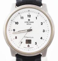 Junghans Mega Titanium férfi karóra kvarc szerkezettel. Dátum kijelzéssel, elemmel, akucsuk szíjjal, működő, jó állapotban 40 mm