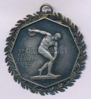 1903. &quot;Kassai Atletikai Club 1903 / Ép ész edzett testben él&quot; jelzett Ag sport emlékérem füllel, &quot;SGA&quot; gyártói jellel (24,16g/0.800/48mm) T:AU,XF